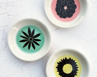 The Littlest Dish. Palm sized dishes for myriad of things. Jewelry-Treats-Candles-Sauces-A Pinch of Salt-Just Because It's Adorable