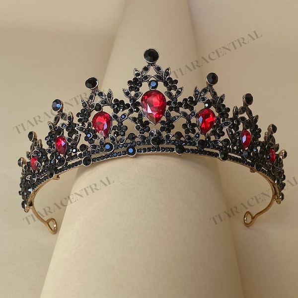 Black Red Crown, Red Black Tiara, dark bridal headpiece, gothic bride, schwarze krone, renaissance dress, hair accessory black red