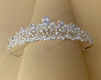 Tiara, Crown, crystal tiara, crystal crown, rhinestone tiara, rhinestone crown, sparkly diadem, gold, silver, rosegold