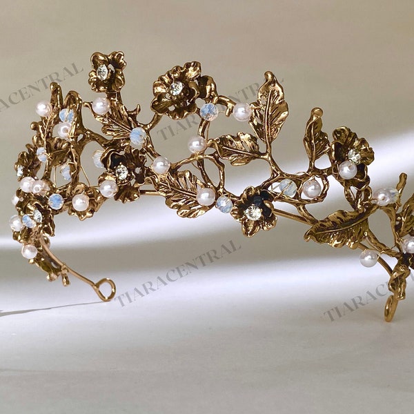 Gold Floral Tiara, Gold Bridal Crown, Bridal Diadem, Bride Tiara, Gold Wedding head piece, Wedding hairpiece, boho bride