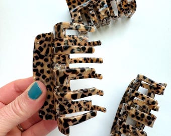 Pinza para el cabello con estampado de carey moteado - Pinza para el cabello marrón