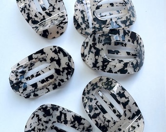 Black white tortoise shell Hair Claw: Flat Hair Clip, Women's Accessory