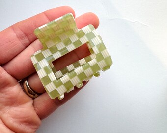 Green checkered hair claw - small hair claw - spring hair clip - women hair clip - light green hair claw - gift for mom- under 10 gift