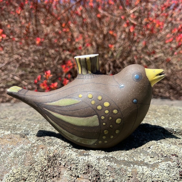 Ceramic Pouring Bird Vase