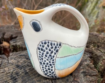 Porcelain Pouring Bird Vase