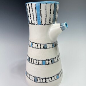 Modern Porcelain Oil Pourer Vase image 2