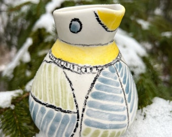 Porcelain Pouring Bird Vase