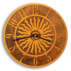 Tableau Sun Clock, Sunburst Wall Clock with Wood Face Mounted on Rusted Steel Back afbeelding 1