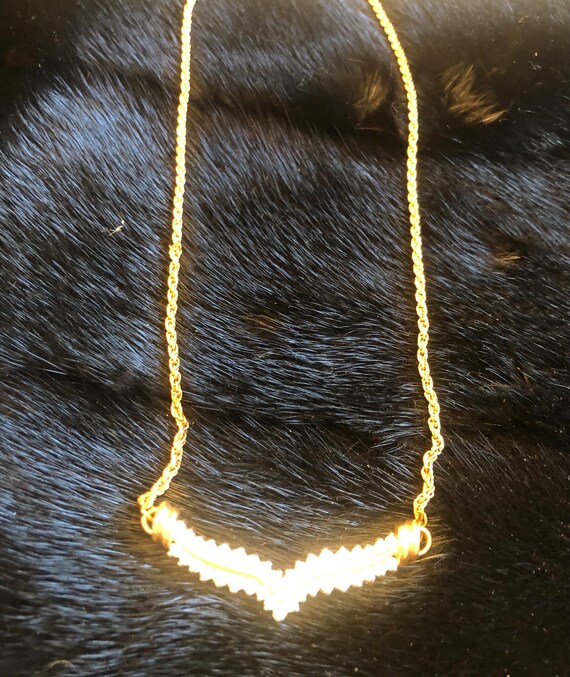 Goldtone twisted chain V shape sparkly necklace - image 2