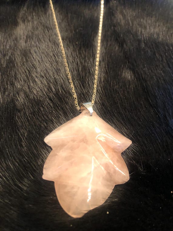 Rose quartz stone necklace