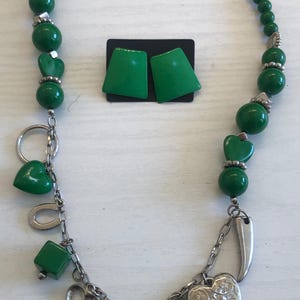 Beaded necklace with earrings