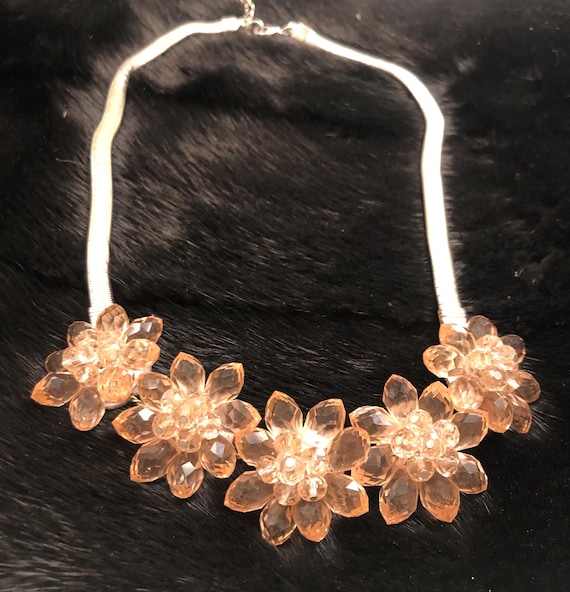 Paparazzi Accessories Flower move gold necklace