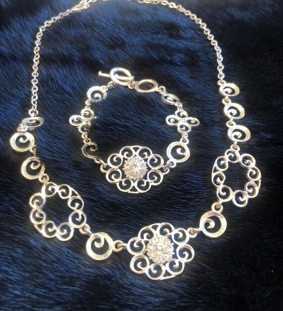 Silvertone necklace with braclet - image 1