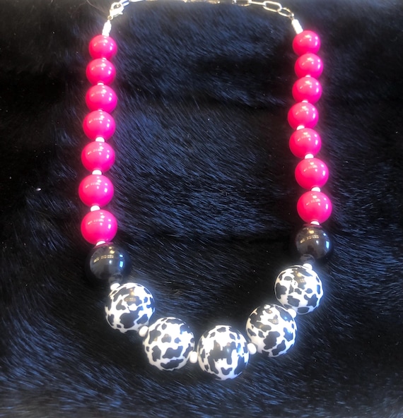 Arthouse pink cow chunky necklace View 2