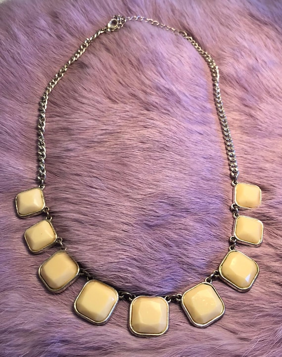 Silvertone and ivory colored statement necklace - image 4