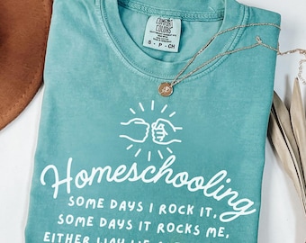 FUN HOMESCHOOL MOM Comfort Colors® Shirt - Cute Homeschool Mom Gift, Retro Homeschool Shirt, Homeschool Family Tshirt