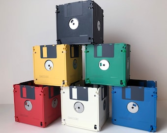 Contenitore per floppy disk riciclato: portapenne retrò Tech