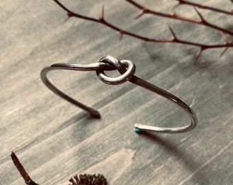 Tight Fitting Single Knot Cuff in Heavy Gauge Sterling Silver .925, Basic Knot Bracelet Unisex