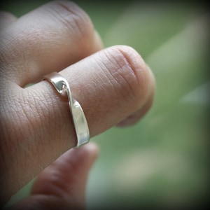 Mobius Twist Ring in .925 Silver, Sizes 3-16 image 7