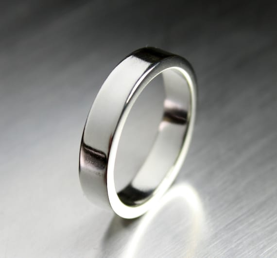 Iva | simple silver ring – Rebecca Wolf Design