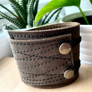 Wide Brown Leather Cuff Bracelet – Contrasting Stitching - Unisex Stitched Wrap - Adjustable Fit