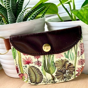 Estuche para monedas de cuero - Estuche para tarjetas de cuero - Imágenes de la naturaleza - Impresión vintage - Imagen de algas marinas - Estuche de cuero vintage - Billetera pequeña para mujeres