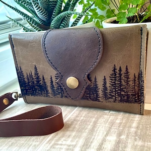 Leder Brieftasche - Damen Kompakt Brieftasche - Leder Handytasche - Handschlaufe Brieftasche - Olive Taupe - Pine Tree Image - Baum Brieftasche - Geschenk für Sie