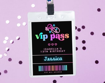 Puede incluir: Un pase VIP en blanco y negro con un gráfico de micrófono de color rosa, azul y verde neón. El texto "vip pass" está en una fuente de degradado arcoíris. El texto "Isabella's 13th Birthday" está en fuente blanca. El texto "Jessica" está en fuente azul neón. El código de barras dice "VIP All Access".