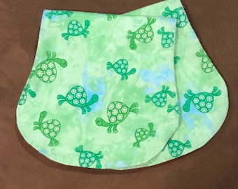 Set of 2 Baby Burp Pads - Turtles Flannel