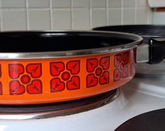 Vintage German 25cm Orange Saute Fry Pan. Enamel with heavy base. Excellent condition.