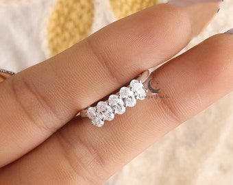 14K witgouden vijf stenen moissaniet ring, ovaal geslepen diamanten verlovingsring, eeuwigheid stapelen trouwring, verjaardag ring cadeau voor vrouwen