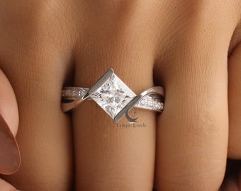 Spanningsset Moissaniet-bypass-trouwring, 2,5 CT Princess Cut Moissanite-verlovingsring, 14K witgouden jubileumring, cadeau voor vrouwen