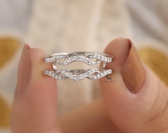 Contour Aggie Moissaniet-ring, ronde kleurloze Moissaniet-verlovingsring van 14 kt witgoud, gebogen band versterker, trouwring voor haar