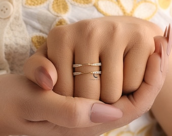 14K geelgouden Enhancer Wrap Guard-ring, rond geslepen moissaniet verlovingsring, Aggie Contour diamanten ring, ronde unieke trouwring