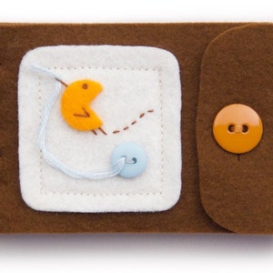 Brown Felt Needle Case For Sewing, Notions Case With Hand Sewn Bird, Felt Pin Cushion For Needle and Pin Storage image 1