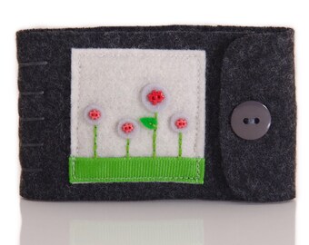 Small Dark Grey Wool Needle Book, Compact Travel Sewing Case, Thread and Needle Storage For Sewers, Quilters and Seamstresses, Floral Design