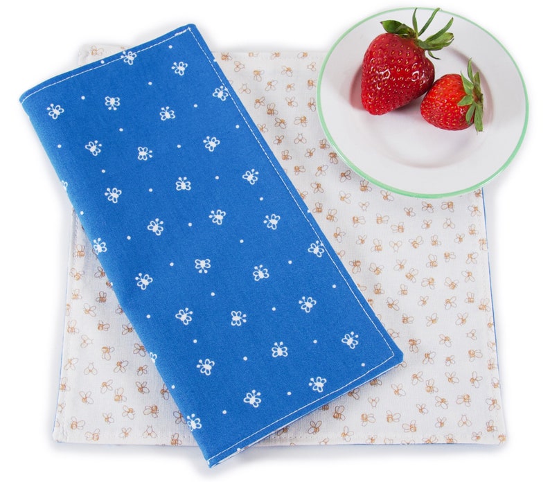 Butterfly Fabric Napkins, Set of 4, Blue Cotton Cloth Napkins, For Easy Family Dinners, Picnics and Lunchboxes, Eco Friendly and Washable Bild 1