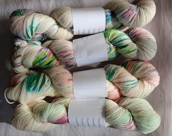 Hand Dyed Yarn | Fingering weight | Super wash | Speckled | Sock Yarn | multi colored | pooling