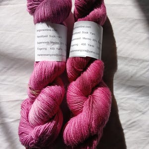 Hand Dyed Yarn | Fingering weight yarn | Yarn | Superwash | Speckled yarn | fingering yarn | Sock Yarn | multi colored | Pinky