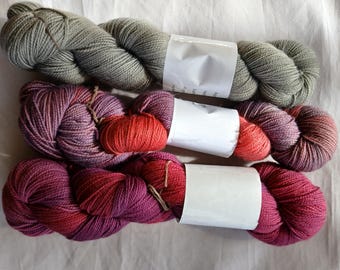 Hand Dyed Yarn | Fingering weight | Super wash | Sock Yarn | Variegated | Black berries
