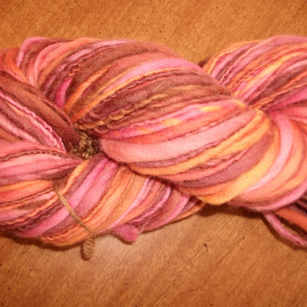 Hilo Handspun hilo merino 118 yd 3.9 oz. Ligeramente grueso n delgado, voluminoso