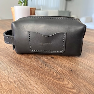 Leather Dopp Kit, Leather Dop Kit, Premium Bag, Luxury Travel Accessory,Leather Toiletry Bag,Stylish Grooming Organizer,Customizable Doppkit