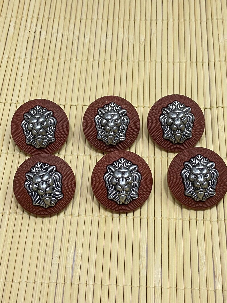 Lion Emblem Tan Button Set: Coats, Jackets, Cardigans - 6 Piece image 7