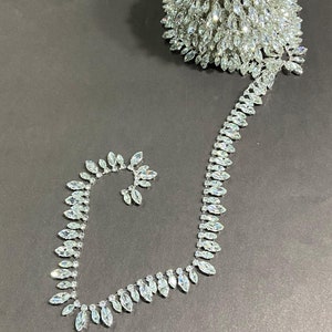 1 Meter Silver Rhinestone Applique, Bridal Crystal Trim , Rhinestone Trim, Gleaming Applique ，Beaded Applique, Crystal Chain
