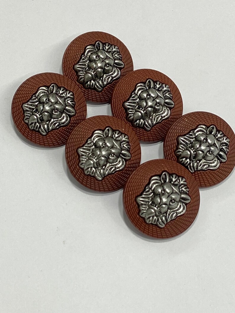 Lion Emblem Tan Button Set: Coats, Jackets, Cardigans - 6 Piece image 8