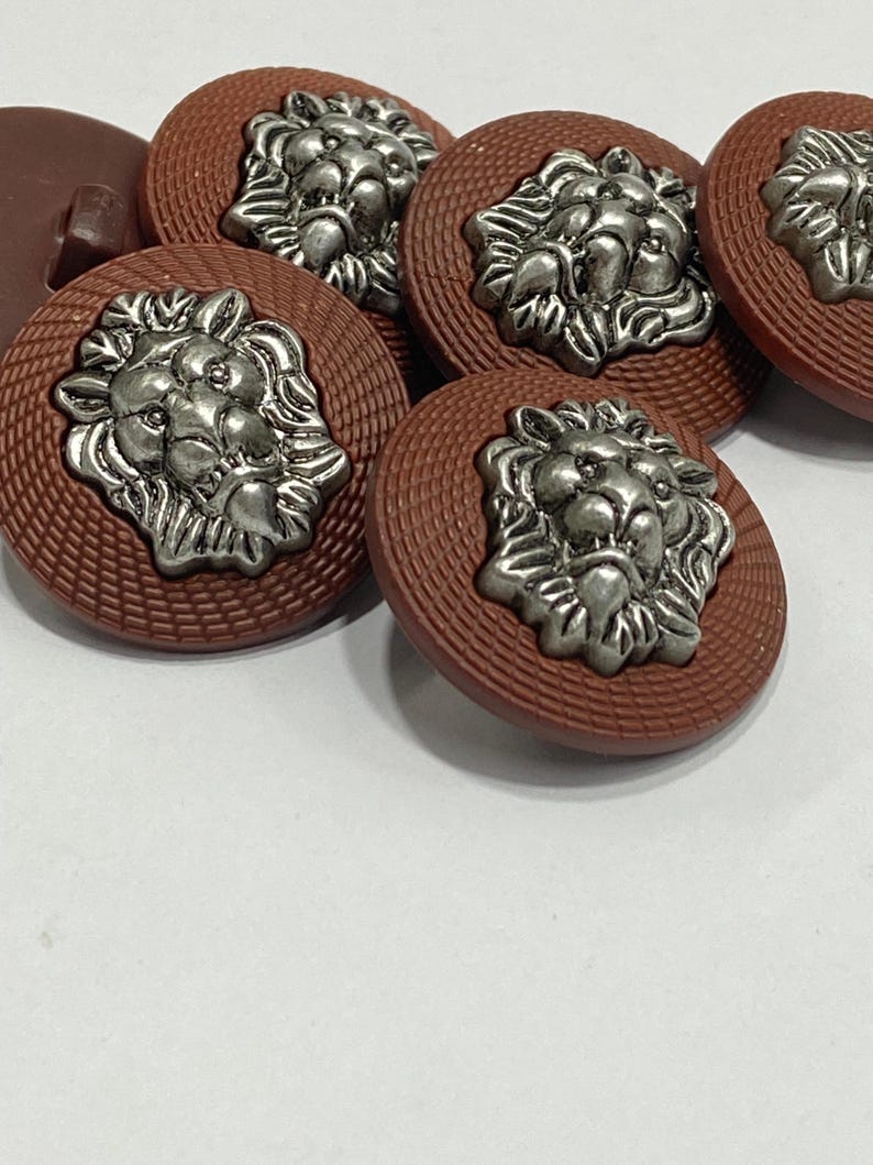 Lion Emblem Tan Button Set: Coats, Jackets, Cardigans - 6 Piece image 9
