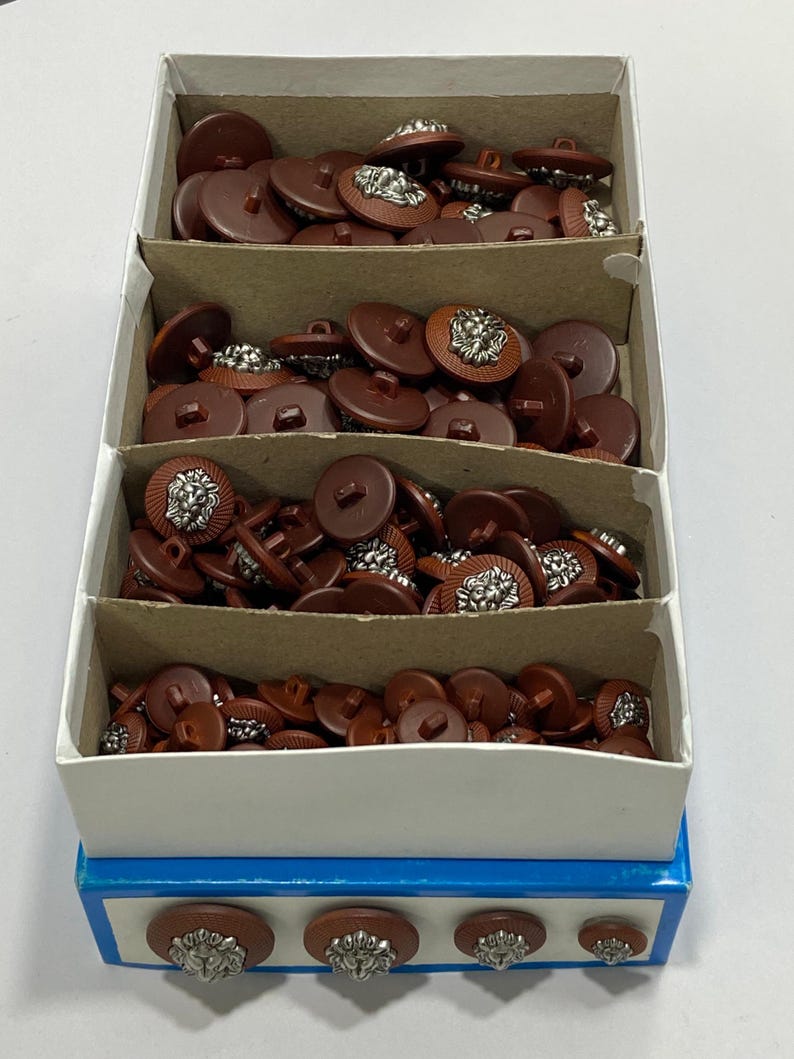 Lion Emblem Tan Button Set: Coats, Jackets, Cardigans - 6 Piece 1 Box (150 pcs)