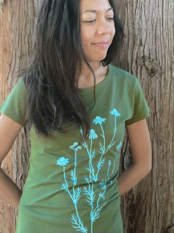 Womens Graphic Short Sleeve TShirt -Bamboo Organic Cotton Tee -Womens T Shirt-Green Tee Shirt-Screen Printed Chamomile T Shirt- Gift for Her