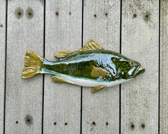 Pescado de cerámica, lubina negra