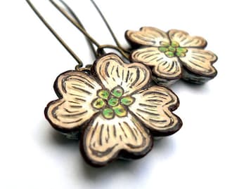 Dogwood Flower Dangle Earrings. Dogwood Drop Earrings. Spring Jewelry. Mother's Day Gift. Anniverary Gift.Rustic wedding. Garden Wedding